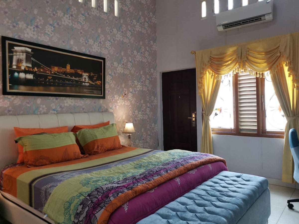 Nariska Suite Homestay Yogyakarta Exterior photo
